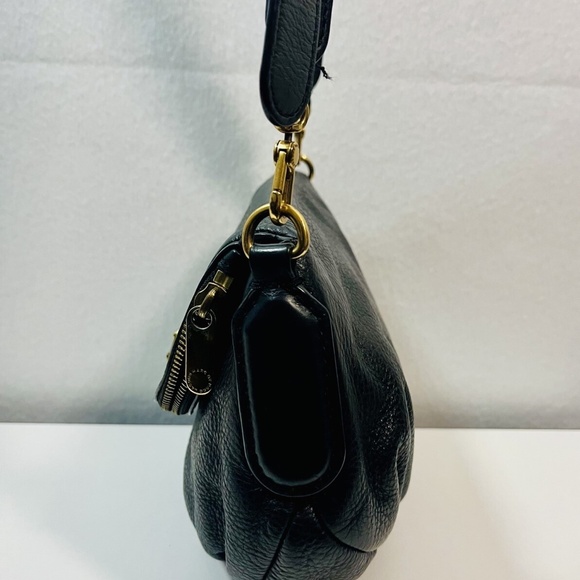 Marc by Marc Jacobs Classic Q Natasha Crossbody Blk Pebbled Leather w Adj Strap - Picture 4 of 16